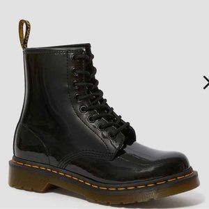 Like new Doc Martens. Patent leather. Size 8. Worn 2x.